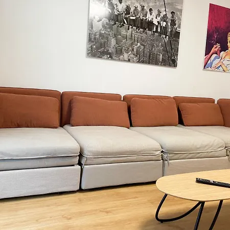 아파트 Center 2 Bedroom A/c *